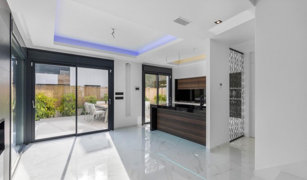 Resale - Villa -
Torrevieja - Torreta Florida