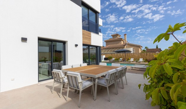 Resale - Villa -
Torrevieja - Torreta Florida