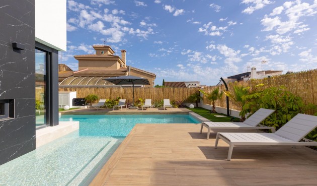 Resale - Villa -
Torrevieja - Torreta Florida
