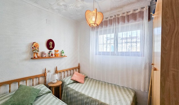 Återförsäljning - Bungalow -
Torrevieja - Torretas