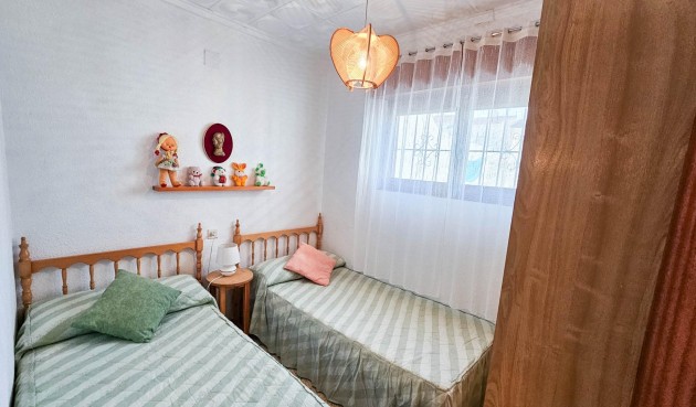Återförsäljning - Bungalow -
Torrevieja - Torretas