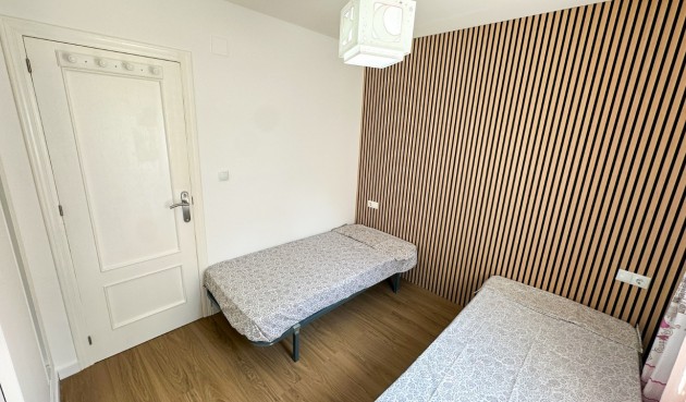 Brukt - Villa -
Villamartin - Costa Blanca