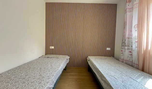 Brukt - Villa -
Villamartin - Costa Blanca