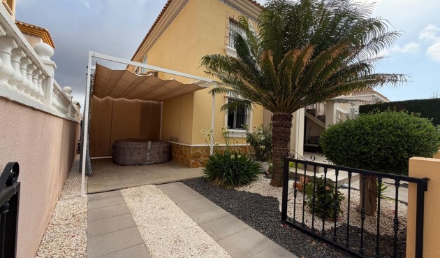 Resale - Bungalow -
Orihuela Costa - Los Dolses
