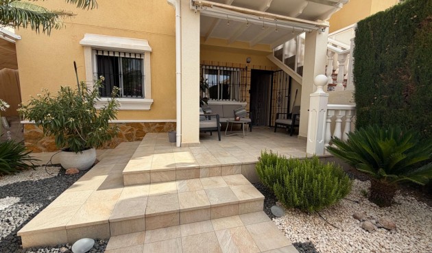 Resale - Bungalow -
Orihuela Costa - Los Dolses