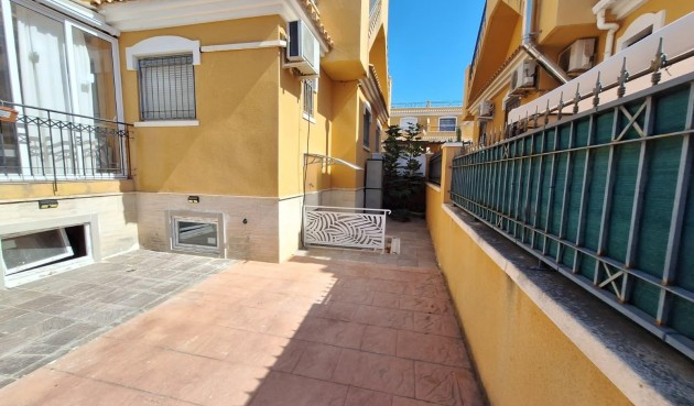 Brukt - Tosidig -
Torrevieja - aguas nuevas