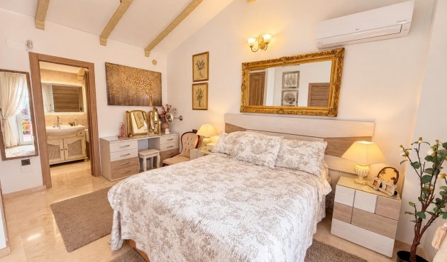 Resale - Villa -
Orihuela Costa - Costa Blanca