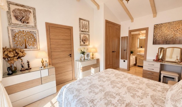 Resale - Villa -
Orihuela Costa - Costa Blanca