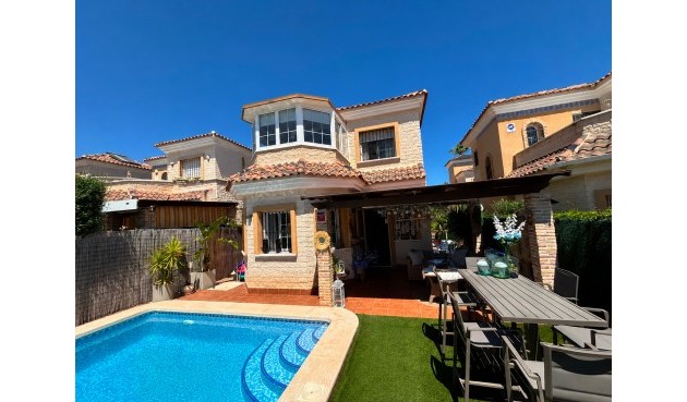 Resale - Villa -
El Raso - Costa Blanca