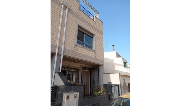 Reventa - Town House -
Daya Vieja - Costa Blanca