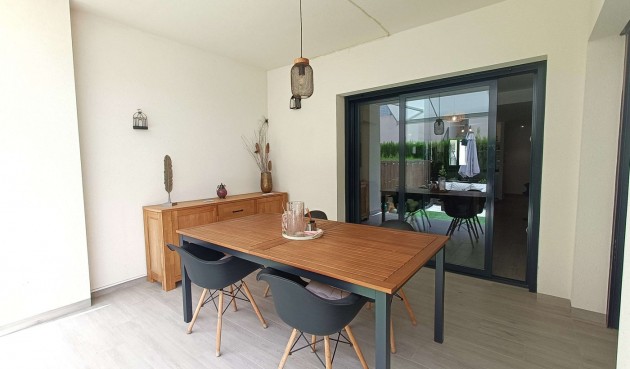 Resale - Apartment -
San Miguel de Salinas - Inland