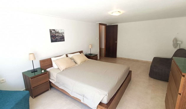 Resale - Quad House -
Algorfa - Inland