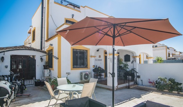Resale - Villa -
Vistabella Golf Entre Naranjos - Inland