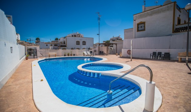 Resale - Villa -
Vistabella Golf Entre Naranjos - Inland