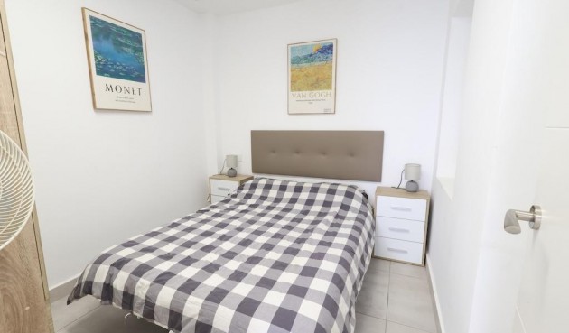 Resale - Bungalow -
Torrevieja - Costa Blanca