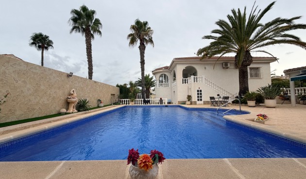 Resale - Villa -
Ciudad Quesada - Costa Blanca