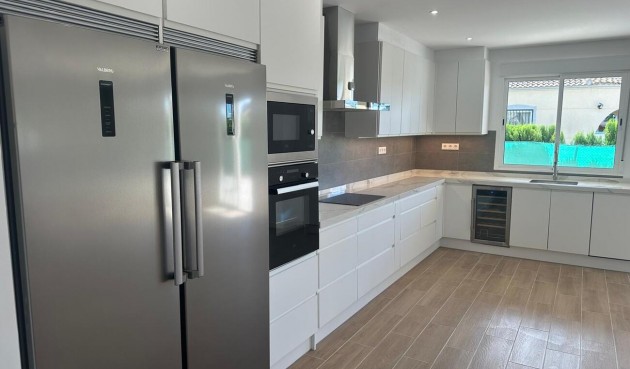 Resale - Villa -
Catral - Costa Blanca