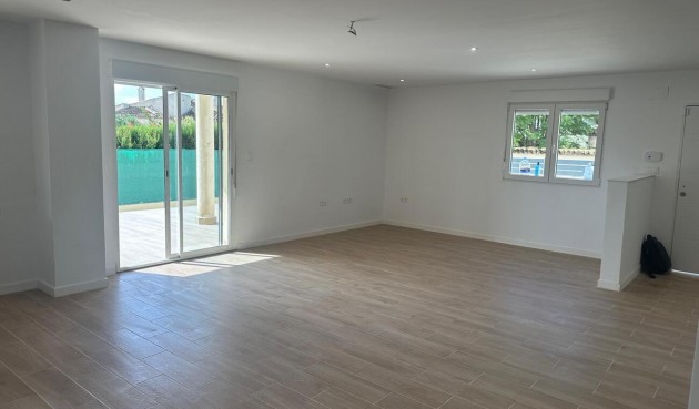 Resale - Villa -
Catral - Costa Blanca