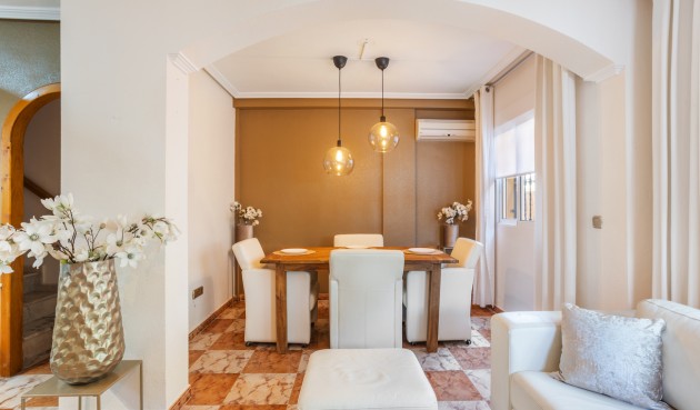 Resale - Semi Detached -
Lomas de Caboroig