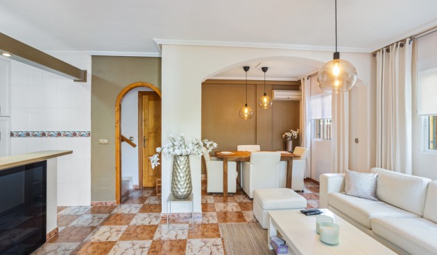 Resale - Semi Detached -
Lomas de Caboroig