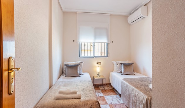 Resale - Semi Detached -
Lomas de Caboroig