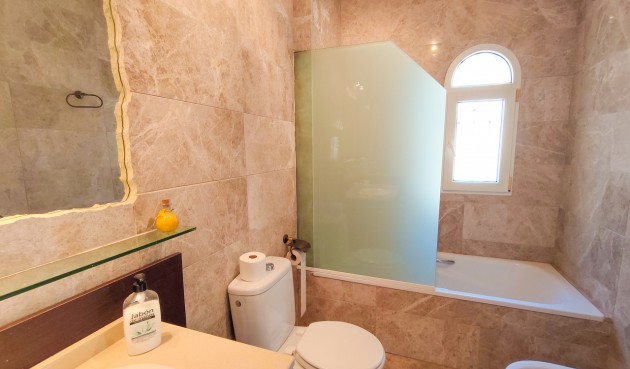 Resale - Villa -
Villamartin - Costa Blanca