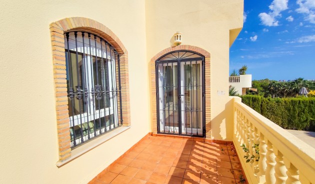 Resale - Villa -
Villamartin - Costa Blanca