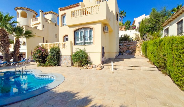 Resale - Villa -
Villamartin - Costa Blanca