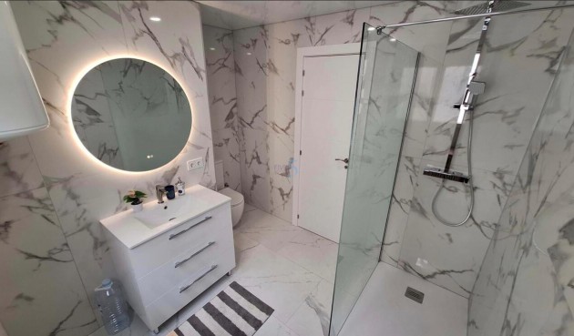 Resale - Apartment -
Torrevieja - Playa Acecion