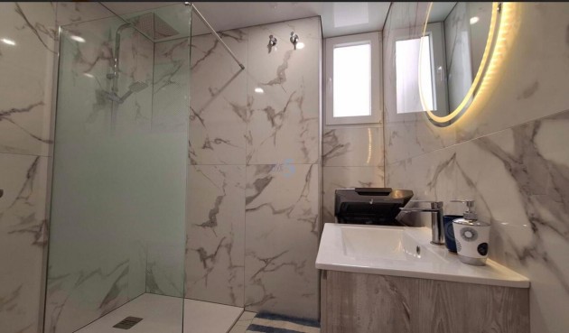 Resale - Apartment -
Torrevieja - Playa Acecion