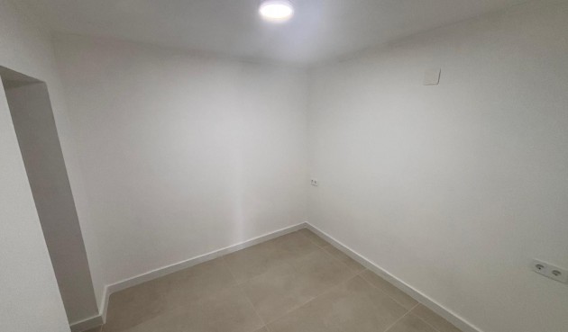 Resale - Bungalow -
Torrevieja - Costa Blanca