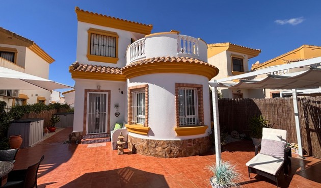 Resale - Villa -
Guardamar del Segura - Costa Blanca