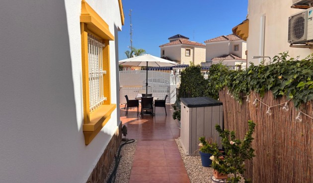 Resale - Villa -
Guardamar del Segura - Costa Blanca