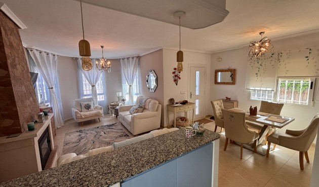 Resale - Villa -
Guardamar del Segura - Costa Blanca