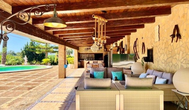 Resale - Villa -
Almoradí - Comunidad Valenciana