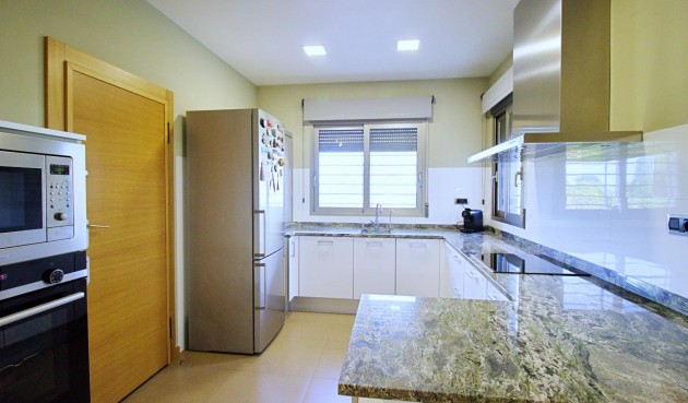 Resale - Villa -
Elche Pedanías - Peña las Águilas