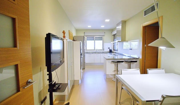 Resale - Villa -
Elche Pedanías - Peña las Águilas