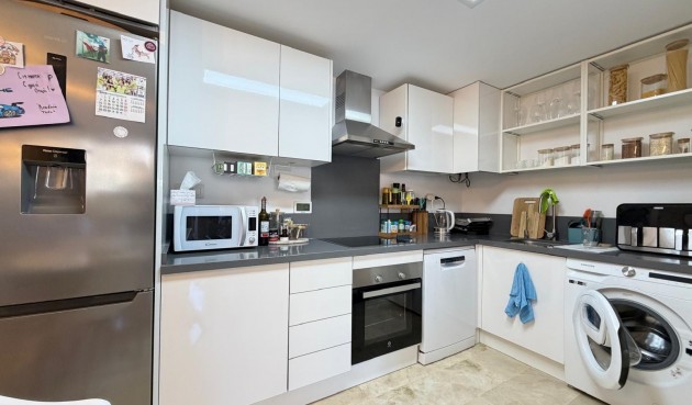 Resale - Apartment -
Torrevieja - Punta Prima