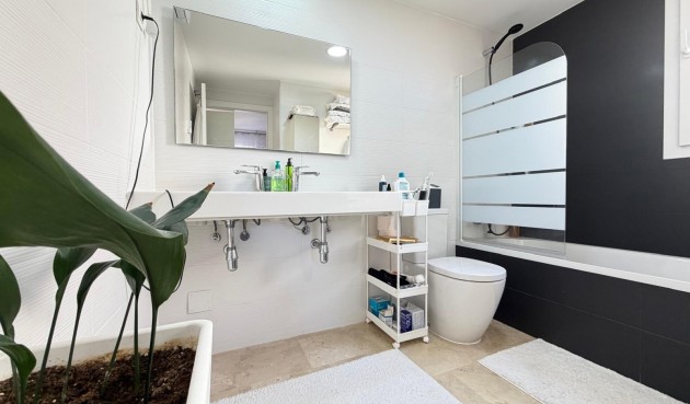 Resale - Apartment -
Torrevieja - Punta Prima