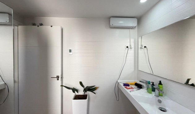 Resale - Apartment -
Torrevieja - Punta Prima