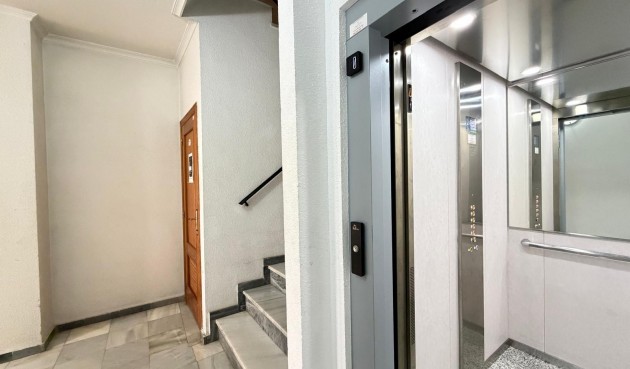 Resale - Apartment -
Torrevieja - Playa del Cura