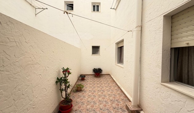 Resale - Apartment -
Torrevieja - Las Piscinas Naturales