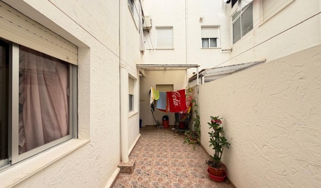 Resale - Apartment -
Torrevieja - Las Piscinas Naturales