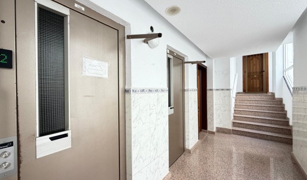 Resale - Apartment -
Torrevieja - Las Piscinas Naturales
