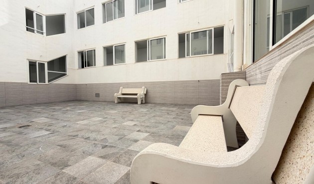 Resale - Apartment -
Torrevieja - Las Piscinas Naturales