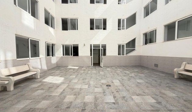 Resale - Apartment -
Torrevieja - Las Piscinas Naturales