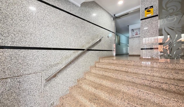 Resale - Apartment -
Torrevieja - Las Piscinas Naturales