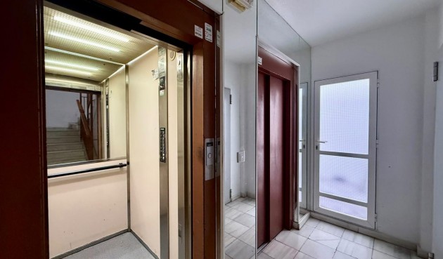 Resale - Apartment -
Torrevieja - Playa de los Locos