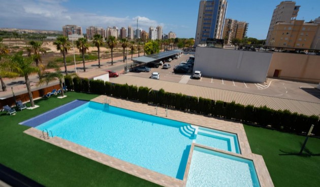 Resale - Apartment -
Guardamar del Segura - Puerto Deportivo