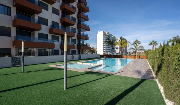 Resale - Apartment -
Guardamar del Segura - Puerto Deportivo